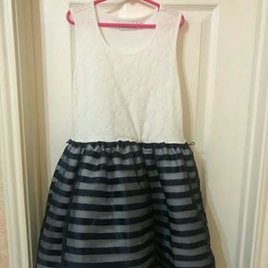 Pretty white and navy blue dress